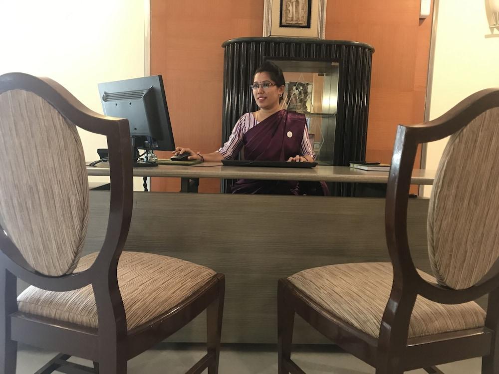 The Manohar Hyderabad Hotel Bagian luar foto