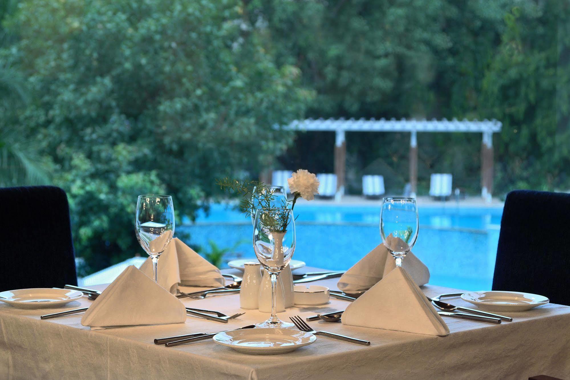 The Manohar Hyderabad Hotel Bagian luar foto