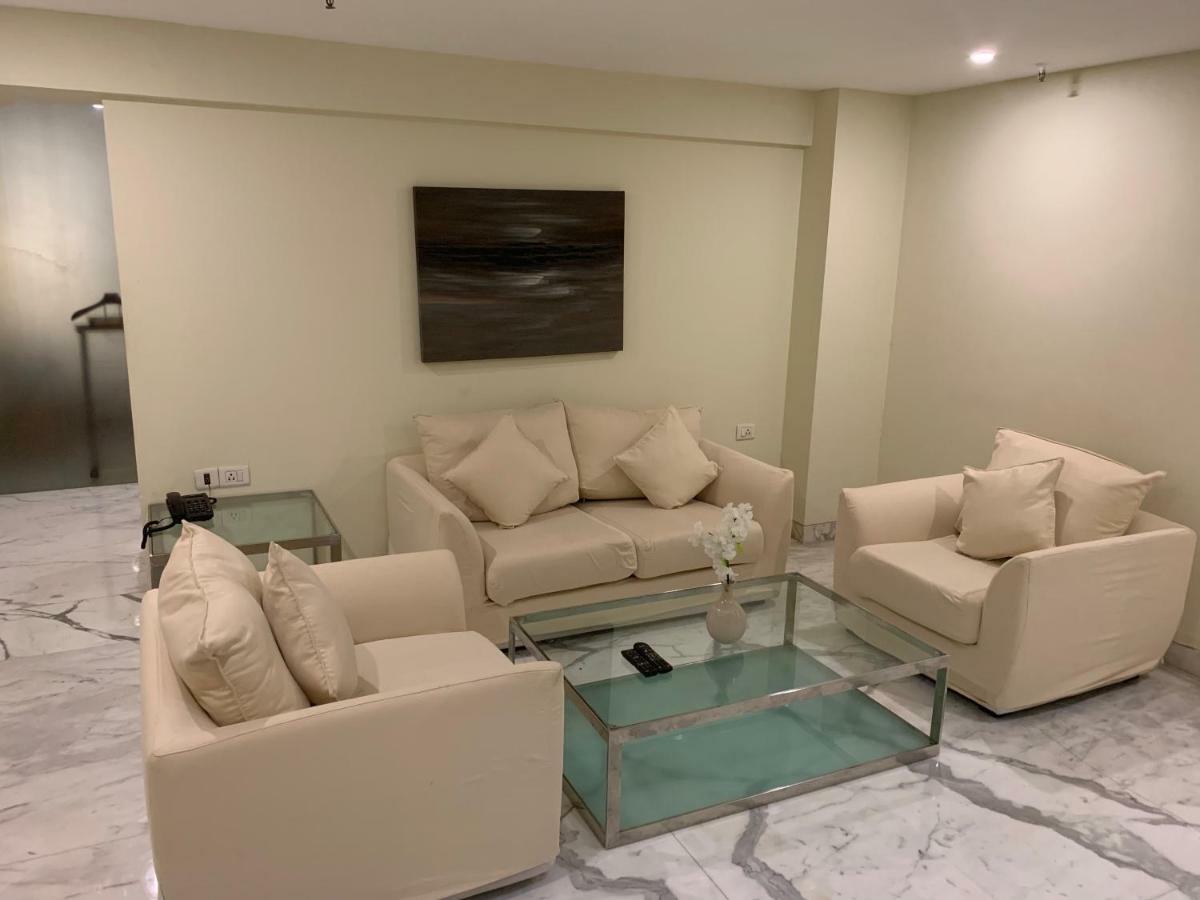 The Manohar Hyderabad Hotel Bagian luar foto