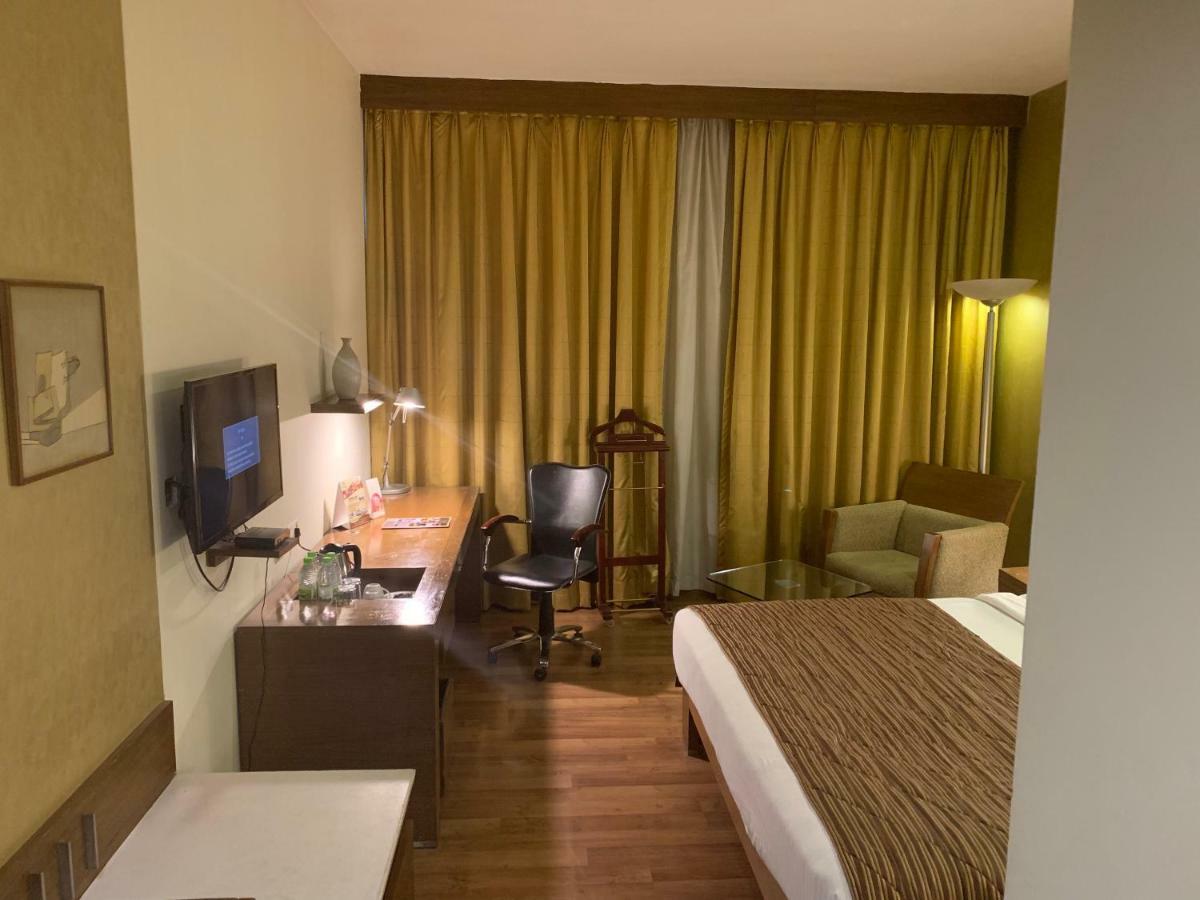The Manohar Hyderabad Hotel Bagian luar foto